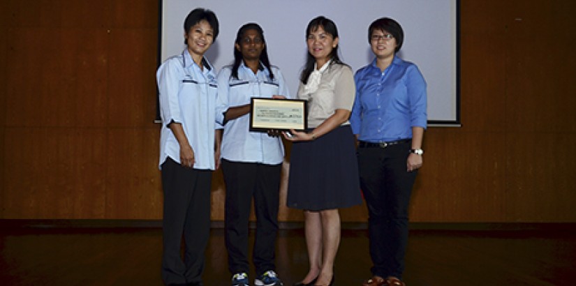 A CARING UNIVERSITY: Assoc Prof Dr Yeong, dean, UCSI’s Faculty of Pharmaceutical Sciences (second from right) and Bruyns, organising committee chairperson (far right) handing over the RM2, 236.30 donation collected during the Public Health Campaign to Dia