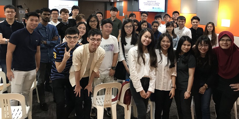 Group photo at the end of the Forum on the Adoption Of Block Chain Technology.