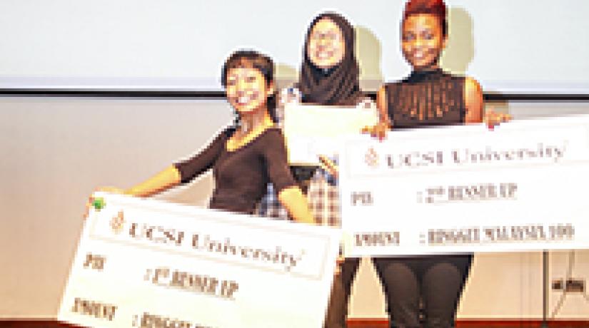 WOMEN WHO RHYME: (from left): Illya Sumanto, 1st runner-up; Fadzlin Roslee, grand prize winner and Mapalo Kapumpa, 2nd runner-up of UCSI’s Poetry Slam Competition 2015. WOMEN WHO RHYME: (from left): Illya Sumanto, 1st runner-up; Fadzlin Roslee, grand prize winner and Mapalo Kapumpa, 2nd runner-up of UCSI’s Poetry Slam Competition 2015.