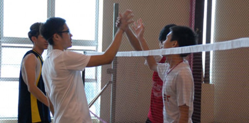  GOOD GAME: It takes real character to give your all, fall short and still congratulate your opponent with dignity. Shaking hands after a challenging badminton match, UCSI’s Pre-U students display good sportsmanship and respect for each other.