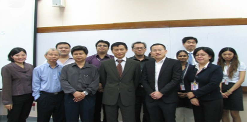  (From left ) Dr Lee, Mr Chan, (centre) Prof. Eng, Associate Prof. Dr Toh, Dean for the Faculty of Management and Information Technology, Yvonne Lee and Miss Tan.