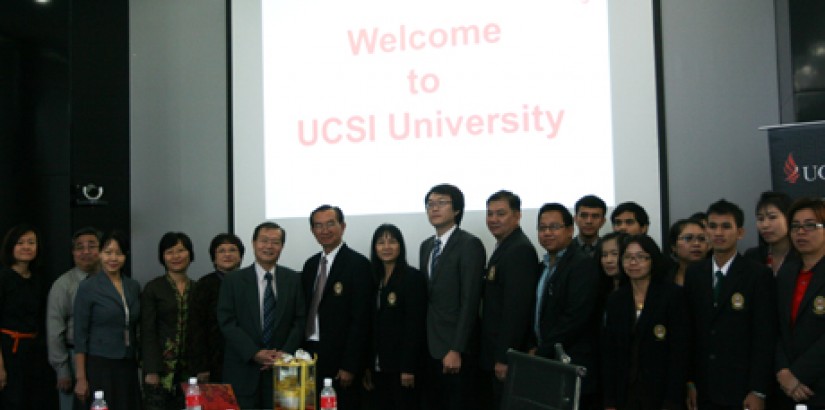 UCSIU’s deputy vice chancellor (International Relations) Professor Dr Lee Chai Buan (5th from left), UCSIU’s deputy vice chancellor (Academic Affairs & Research) Professor Emeritus Dr Lim Koon Ong (6th from left), RRU’s president Assistant Professor Anec UCSIU’s deputy vice chancellor (International Relations) Professor Dr Lee Chai Buan (5th from left), UCSIU’s deputy vice chancellor (Academic Affairs & Research) Professor Emeritus Dr Lim Koon Ong (6th from left), RRU’s president Assistant Professor Anec