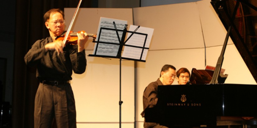  MUSIC FROM THE HEART (From left): Renowned violinist Dr Albert Wang and UCSI University’s head of the School of Music Prof Dr P’ng Tean Hwa performing their much-awaited recital.