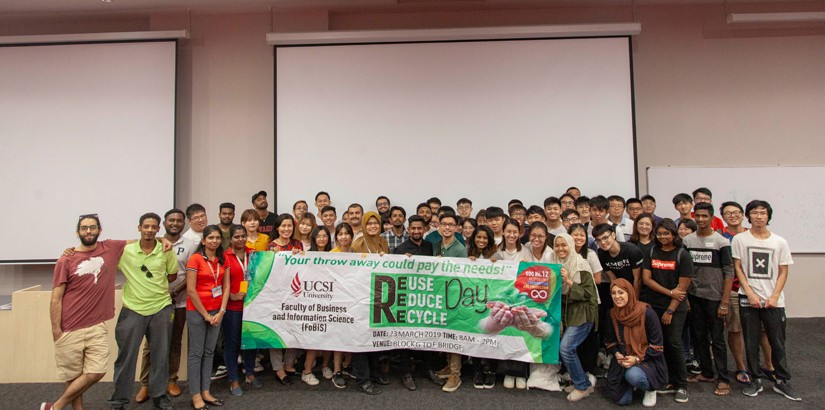 Group photo of the participants, guests and contributors at the ‘Reuse, Reduce, Recycle’ Day.