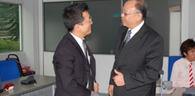 UCSI University Group President & Vice Chancellor Peter Ng, chatting with CYCU President Cheng Wan Lee UCSI University Group President & Vice Chancellor Peter Ng, chatting with CYCU President Cheng Wan Lee
