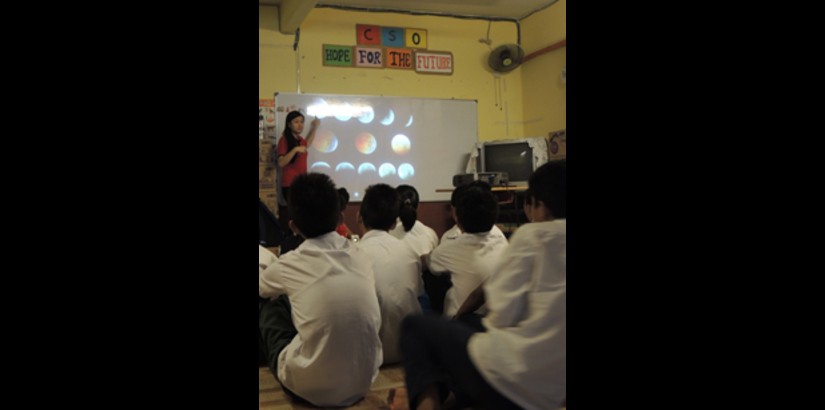  ENGAGING SESSION: Organising chairperson Suzanne Ling teaching CSO students to create rockets during U-SchoS’ ‘Rocket to the Moon’ campaign.