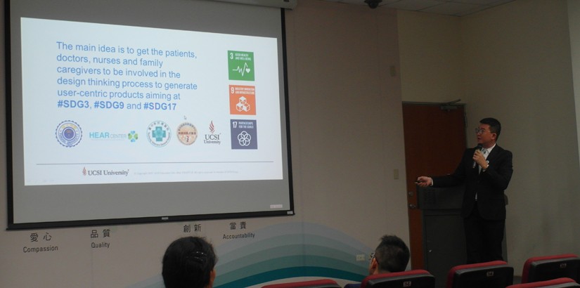 Dr Pek giving his talk at the conference.