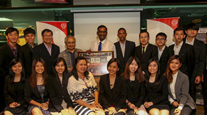 GROUP PHOTO: (middle) Deputy Education Minister Kamalanathan joined by UCSI Vice-Chancellor and President, Senior Prof Dato’ Dr Khalid, UCSI senior management and members of UCSI Scholars Club for a group photo.