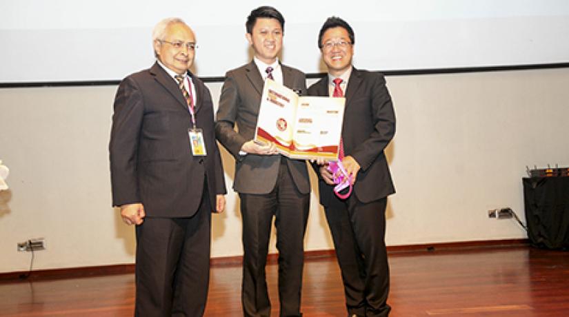 GROUP PHOTO: Deputy Minister of Education II Chong Sin Woon (middle) joined by Group Founder and Chairman Dato’ Peter Ng (right) and Vice-Chancellor and President Senior Prof Dato’ Dr Khalid Yusoff at the SEE Conference Malaysia 2015 opening ceremony.