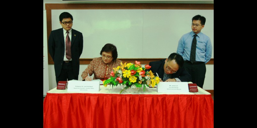 UCSI University’s Deputy Vice Chancellor for Academic Affairs, Prof. Lee Chai Buan (second, left) and Area Sales Manager for NI, James Lai, signing the Memorandum of Understanding, witnessed by Dr Jimmy Mok, Dean for the Faculty of Engineering