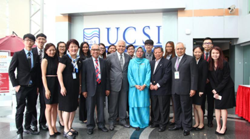 LEADERS: Dato’ Dr Hafsah (sixth from right) with Senior Prof Dato’ Dr Khalid Yusoff (fourth from right), (from left) Margaret Soo, Director of UCSI’s Centre for Languages, Prof Dato’ Dr Ahmad Ibrahim, Prof Dato’ Dr Ahmad Hj Zainuddin and the student helpe