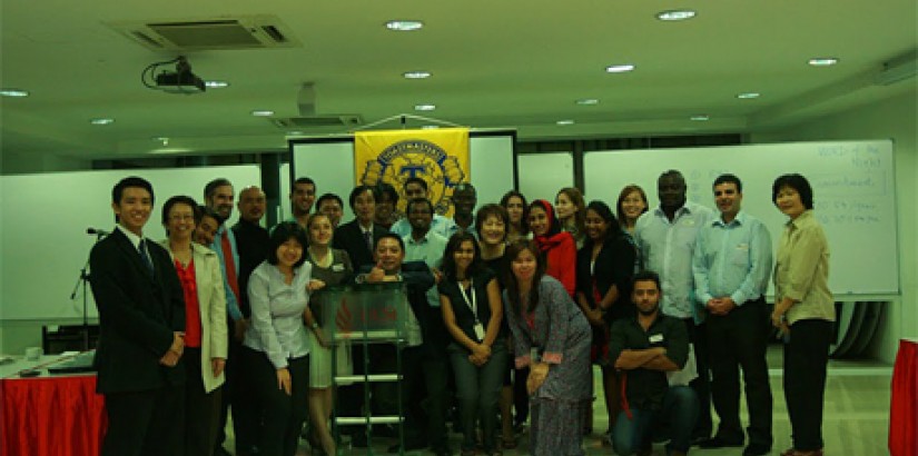 UCSI University students, staff and members of the Toastmaste​rs Club of the Malaysian Institute of Management taking a group photo