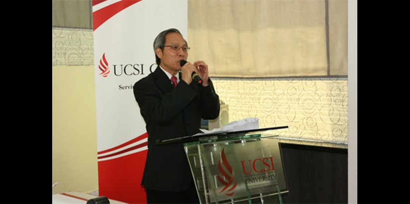  UCSI Group Executive Officer Mr Wong Gon Khiang speaks during the signing ceremony of a memorandum of understand​ing to launch Edu-Vacati​on Youth Programmes with MASholiday​s.