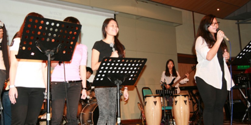 UNIQUE &CATCHY: Music student Grace Foo (second from right) and her band performing their song themed ‘Be That Eagle’ during the UCSI University Song Competition Showcase.