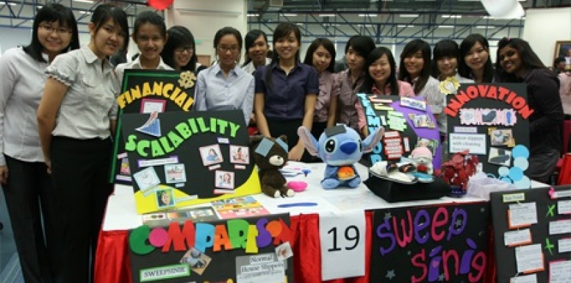 UCSI University first-year student with their innovative and creative product/service,during the University Life final showcase UCSI University first-year student with their innovative and creative product/service,during the University Life final showcase