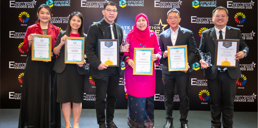 (from left) Asst Prof Dr Lim Ai Fen, Assoc Prof Dr Chew Yik Ling, Distinguished Prof Ts Dr Ooi Keng Boon, Prof Datuk Ts Dr Rohana Yusof, Assoc Prof Dr Eugene Aw Cheng Xi and Senior Prof Dr Garry Tan Wei Han