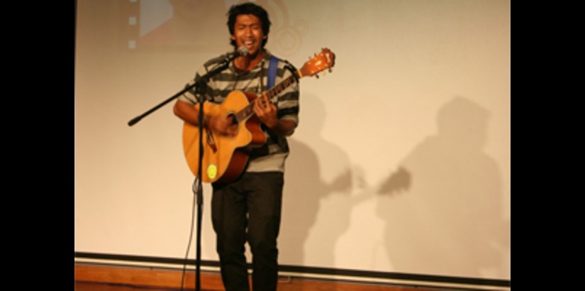 Ahmad belting out the song “Butterfly” with feelings