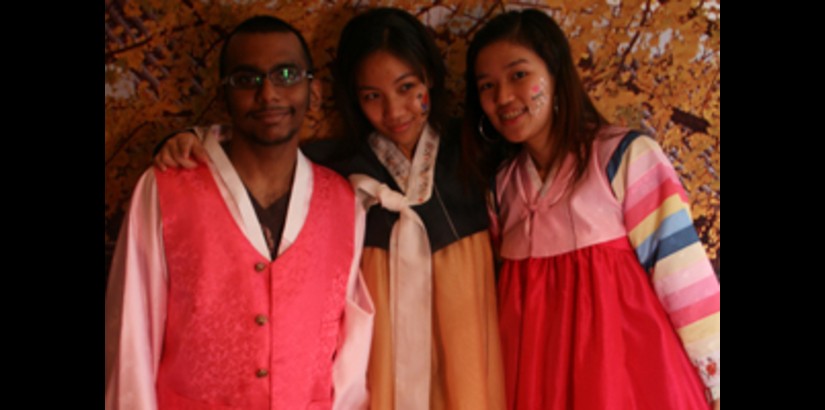 UCSI University students trying on traditional Korean costumes