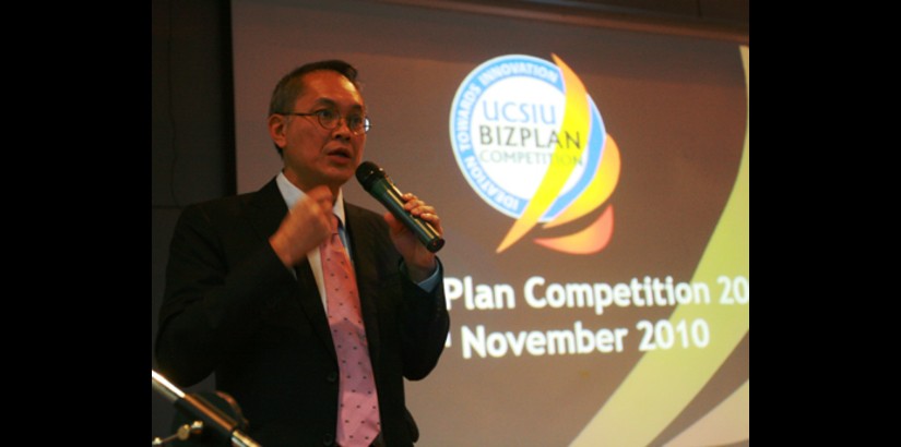  UCSI University’s Vice Chancellor, Dr. Robert Bong giving his speech at the UCSIU BizPlan Competition 2010 Award Ceremony.