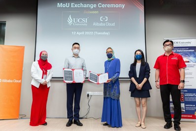 UCSI University and Alibaba Cloud MoU Exchange Ceremony