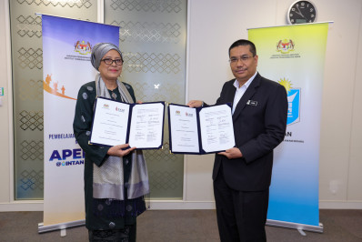 UCSI signs MoU with INTAN UCSI signs MoU with INTAN