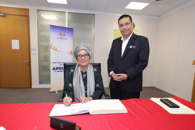 UCSI signs MoU with INTAN UCSI signs MoU with INTAN