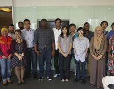  Group photo: Students andlecturer from UCSI’sSchool of IT andrepresentatives from AIMS and Exabytes gathered for a group photo.