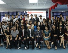  The group photo of students, parents and the lecturers after the Graduation and Awards Day ceremony with Mdm Lu, the Chief Operating Officer of UCSI University (fifth from left) and The CPU Programme Coordinator, Mdm Mukvinder Sandhu (fourth from right).