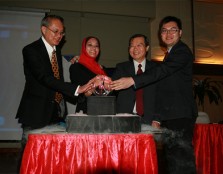 UCSI University Vice-Chanc​ellor Dr Robert Bong; Science, Technology & Innovation Deputy Secretary General Dato' Dr Sharifah Zarah Syed Ahmad; UCSI University Deputy Vice-Chanc​ellor (Academic Affairs and Research) Professor Emeritus Dr Lim Koon Ong; and 