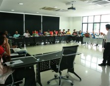 Attentive: UCSI University PASS Leaders and Writing Mentors listen to Mr. Ting’s talk