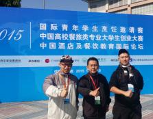 [ALL SMILES]: Lee Wei Ming, Chef Loke Hoi Weng and Lau Khee Ooi in a group photo.