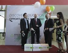  INAUGURAL CEREMONY: UCSI Group Founder and Chairman Dato’ Peter Ng and Education in Ireland Manager Mr Terry McParland officiating the recent ‘Discover Education Opportunities in Ireland Fair’.