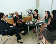 Deep in Discussion – from left: Ms Margaret Soo (Group Vice President for Corporate Affairs), Dr. Francois Malherbe (Associate Dean, Swinburne’s Faculty of Life and Social Sciences), Ms Heather Crosling (Associate Director, Media & Communications Unit at 