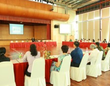 Participants listening intently during Dr Azly Rahman’s keynote address.