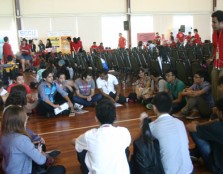  Introduction Time: Freshmen in the midst of an ice-breaking session during the University’s Orientation Day.