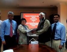 UCSI University’s Deputy Vice Chancellor for Academic Affairs, Professor Dr Lee Chai Buan and the Chief Executive Officer for CAMS, Mr. Adil M. Butt exchange the Memorandum of Agreement. Looking on are staff from the University’s Faculty of Management and