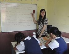  PASSION FOR CHILDREN: UCSI Psychology student Suzanne Ling teaching English to Burmese refugee children.