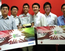 From left to right: Dr. Jimmy Mok, Tee Kwee Siang, Hiew Thian Wai (Team leader), Low Tong Kong, Kean Chin Siang and Mr. Rodney Tan (Team Advisor).