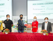 (From Left) Academia-Industry collaboration: Mr Mankarpal Singh Deo, Head of Business Planning, Fathopes Energy; Mr Vinesh Sinha, Chief Executive Officer and Founder Fathopes Energy; UCSI's Vice Chancellor Professor Datuk Ir. Ts. Dr. Siti Hamisah Binti Ta