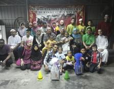  Staff and students from UCSI’s Faculty of Engineering, Technology and Built Environment in a group photo with the children of Rumah Bakti Nur Syaheera.