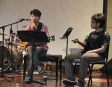  YOUNG TALENT: Jazz guitarist Teriver Cheung (left) conducting his workshop with the assistance of one of UCSI’s Music students