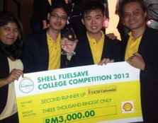  ALL SMILES: The team of Mass Communication students from UCSI University posing for the camera with their trophy and cash prize during the “Target One Million” Shell FuelSave Global Campaign.