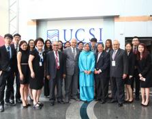 LEADERS: Dato’ Dr Hafsah (sixth from right) with Senior Prof Dato’ Dr Khalid Yusoff (fourth from right), (from left) Margaret Soo, Director of UCSI’s Centre for Languages, Prof Dato’ Dr Ahmad Ibrahim, Prof Dato’ Dr Ahmad Hj Zainuddin and the student helpe