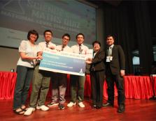 [MOMENT OF GLORY]: The team from SMJK Hua Lian, Perak emerged as the Champion of UCSI’s Science and Maths Quiz 2016 National Level Challenge.