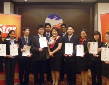 Eleven scholarship recipients of The Star Education Fund pledged by UCSI University Foundation showed up at the awards presentation ceremony to receive their award from Ms Margaret Soo, Chief Operating Officer of the Foundation.