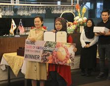  WINNER (From right): First prize winner Munirah Mohd Yusuf and Madam Kim Soo Ji, spouse of the Embassy of the Republic of Korea’s ambassador posing for the camera.