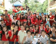  MEMORABLE MOMENTS: One of many cherished moments during the project that depicts the love and care shown to the Rumah Charis children by U-SchoS members and other UCSI University students.