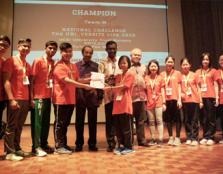 DELIGHTED]: The Champion of UNIQVERSITY© Life 2016 sharing a light moment with (fifth from left) Dato’ (Dr) Haji Mohd Karim Bin Haji Abdullah Omar, Chairman of UCSI University Trust; Dato’ P. Kamalanathan P. Panchanathan, Malaysia’s Deputy Education Minis